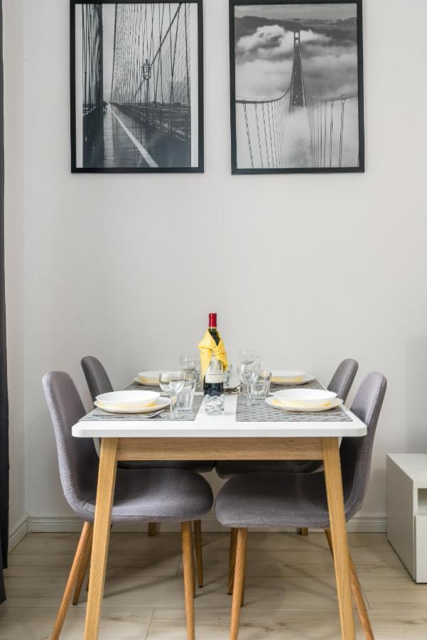 Apartments City Center Saint Wojciech By Renters Poznan Luaran gambar